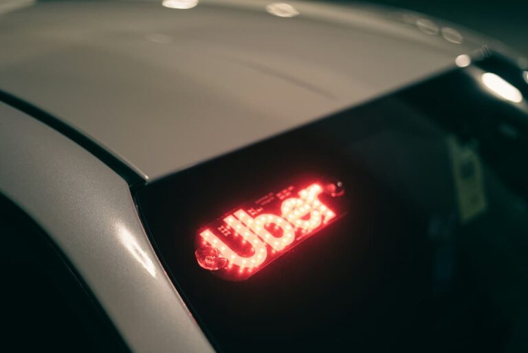 Uber Black e Comfort: lista completa de carros que saem em 2027 e o que muda para motoristas